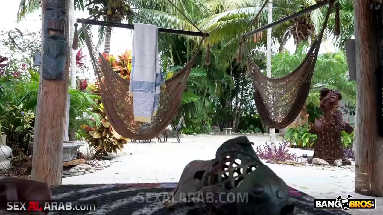 أختي تستمني خارج المنزل