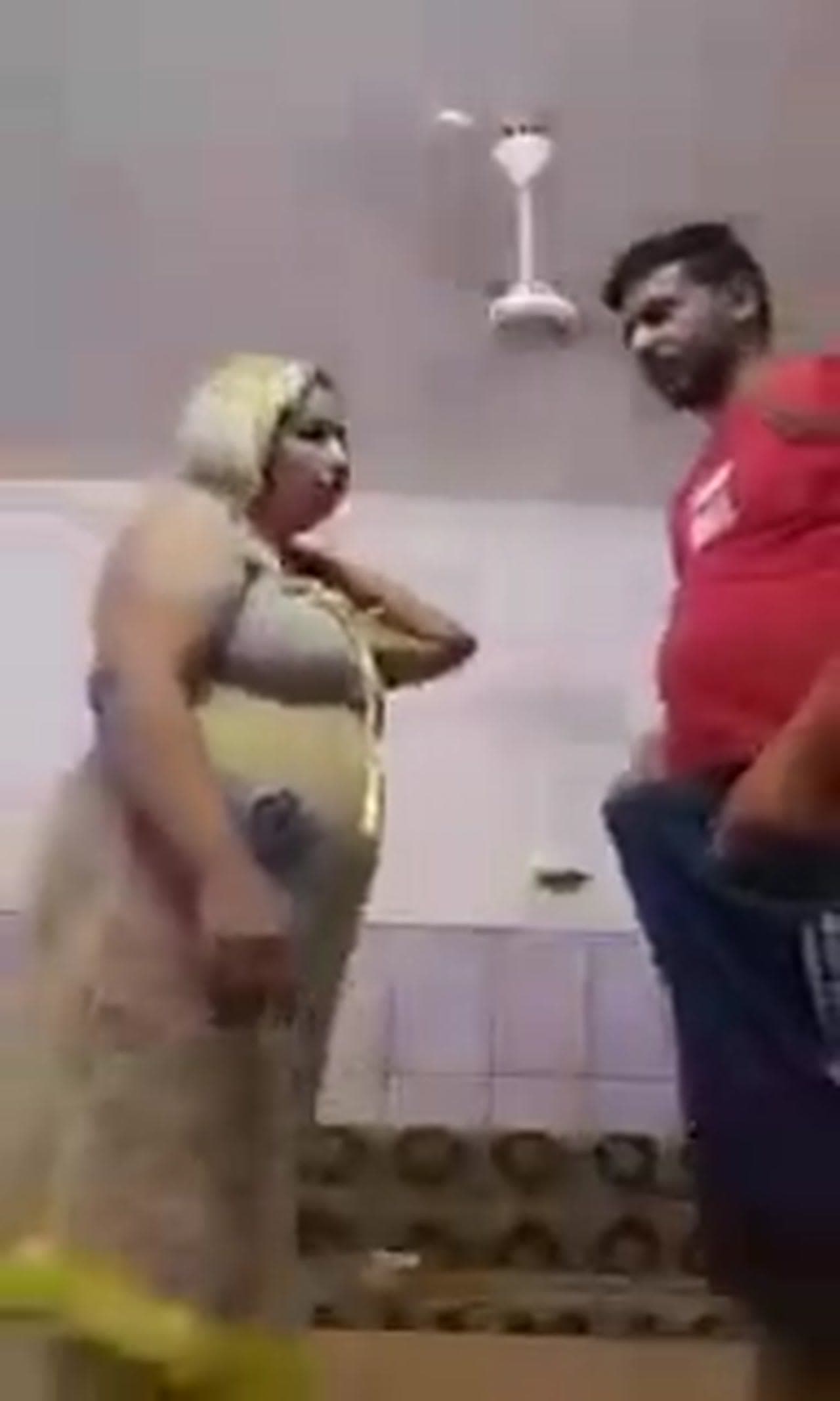 ليش من ورا؟ انة ما اتحمل بعد