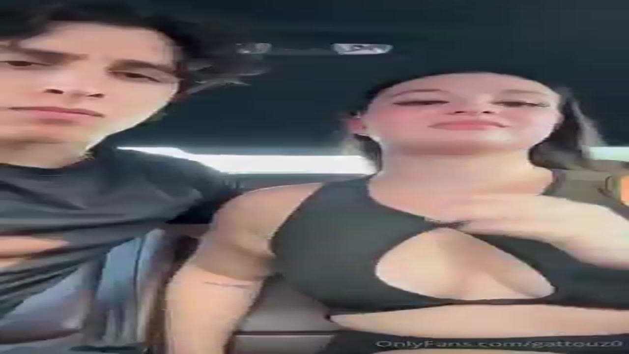 يوسف خليل وياسمين زباري في السيارة