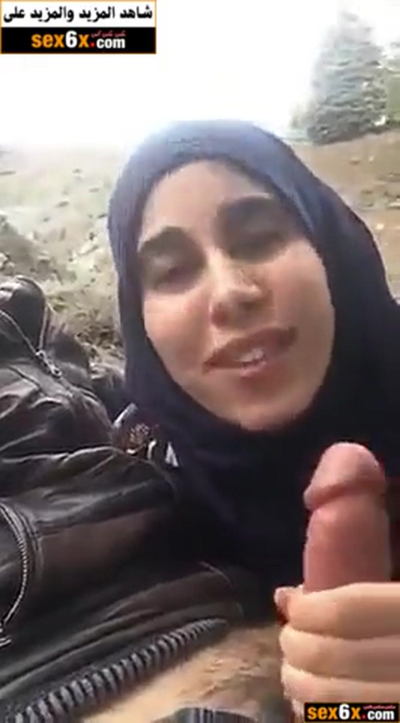 طالبة محجبة تمص زبر حبيبها وتقوله شكرا