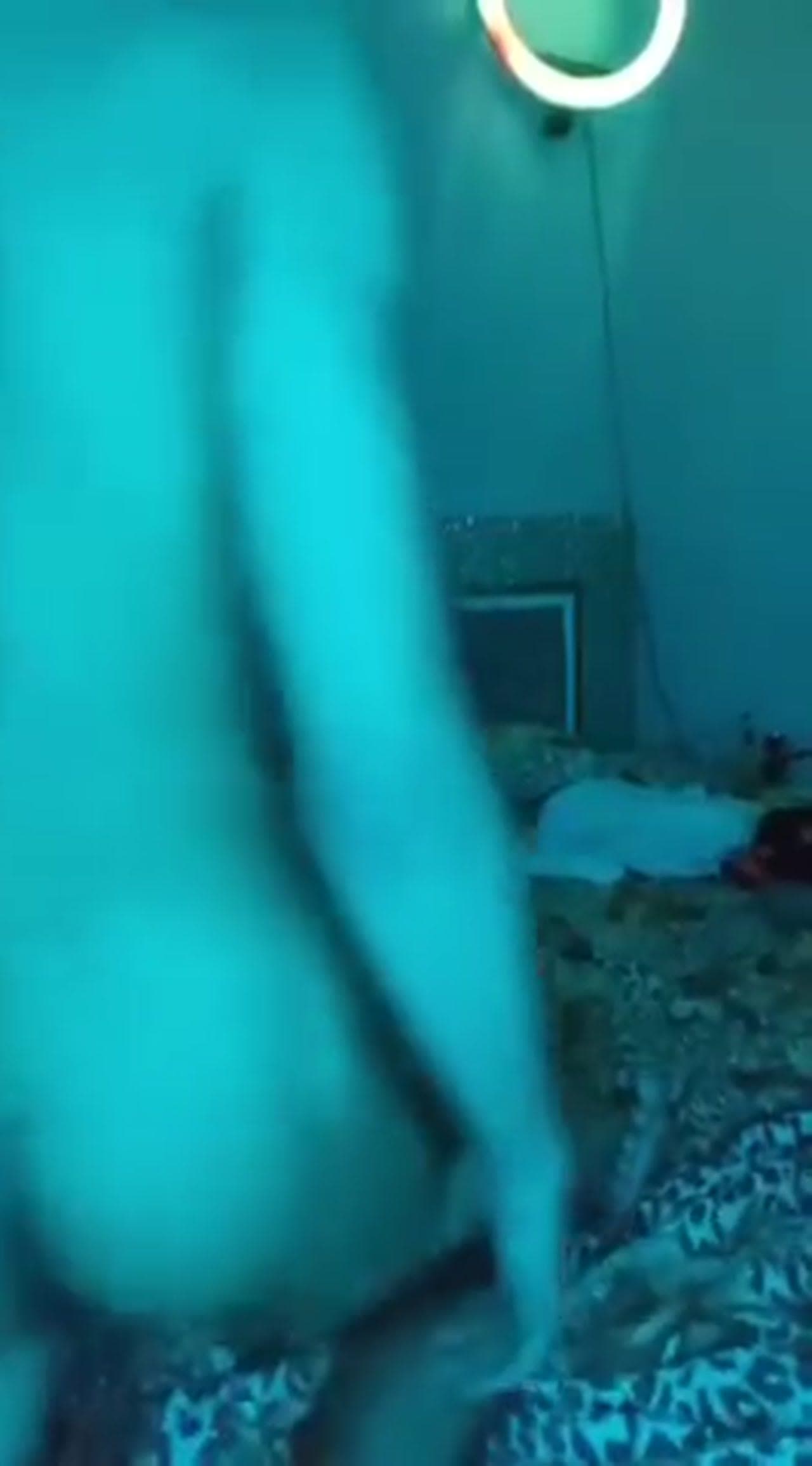 مداعبات ليلية في غرفة مظلمة - جلسة حوار ساخنة