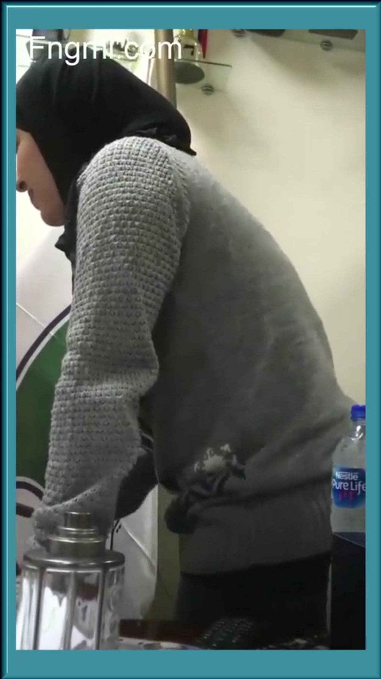 مصرية امورة محجبة تمص للمدير وترقص طيزها على زبه