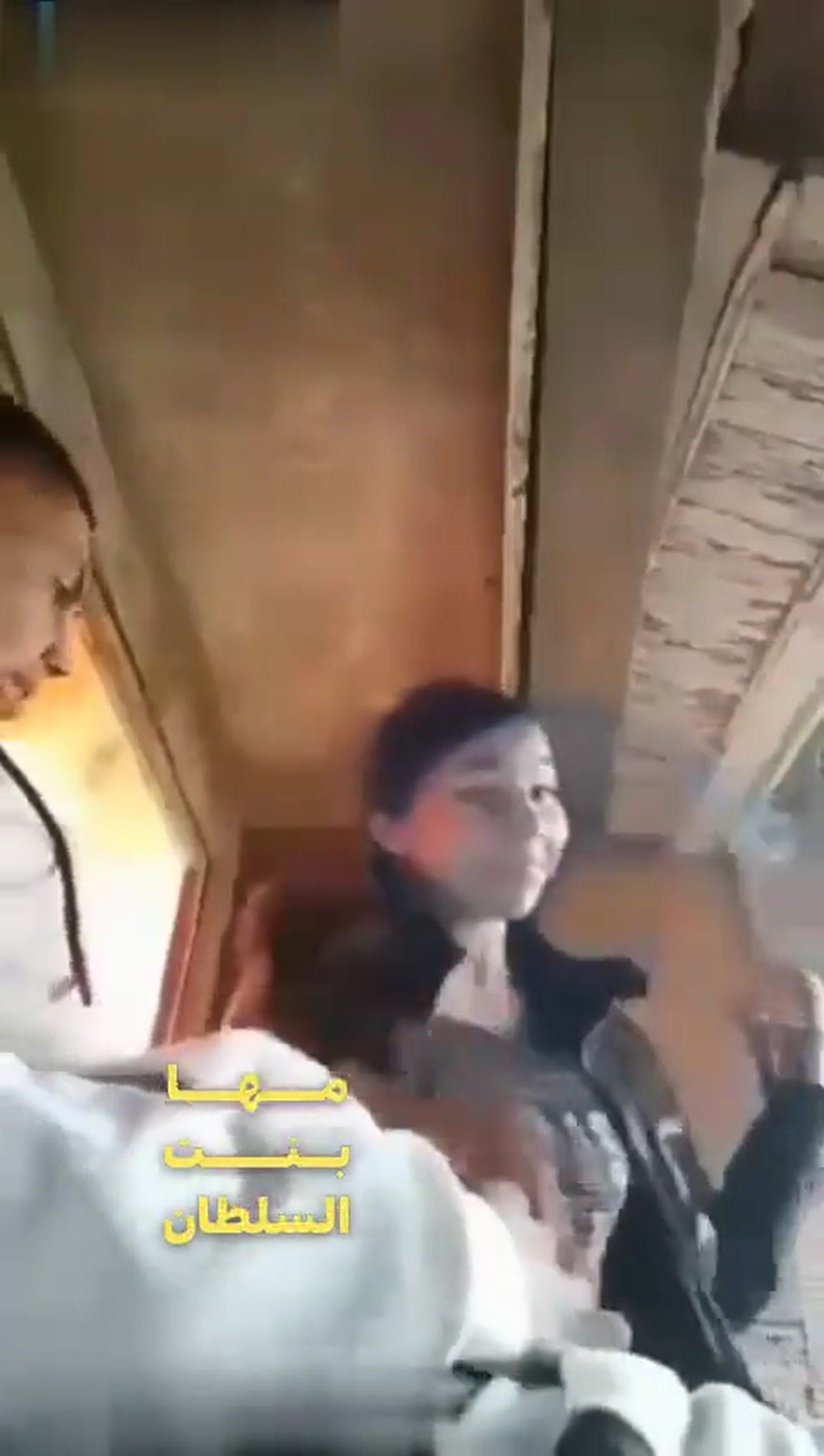 مراهقة مغربية مع عشيقها يخليها تمص وهي خجلانه سكس مغربي