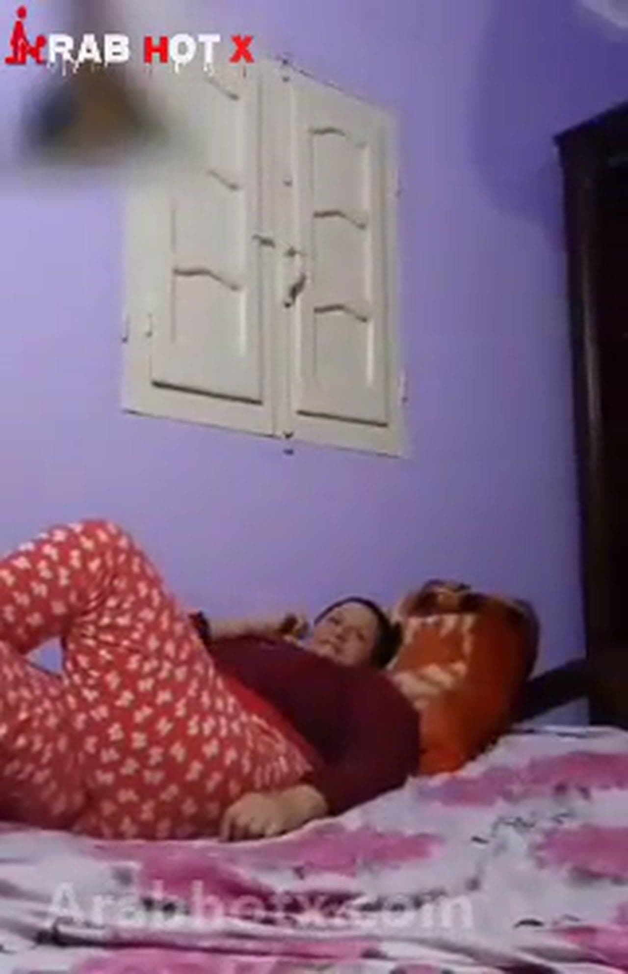 سكس مصري اللبوه شرقانه نيك تجيب صاحب ابنها فغياب ولادها عشان ينيكها و تتمتع بظبره