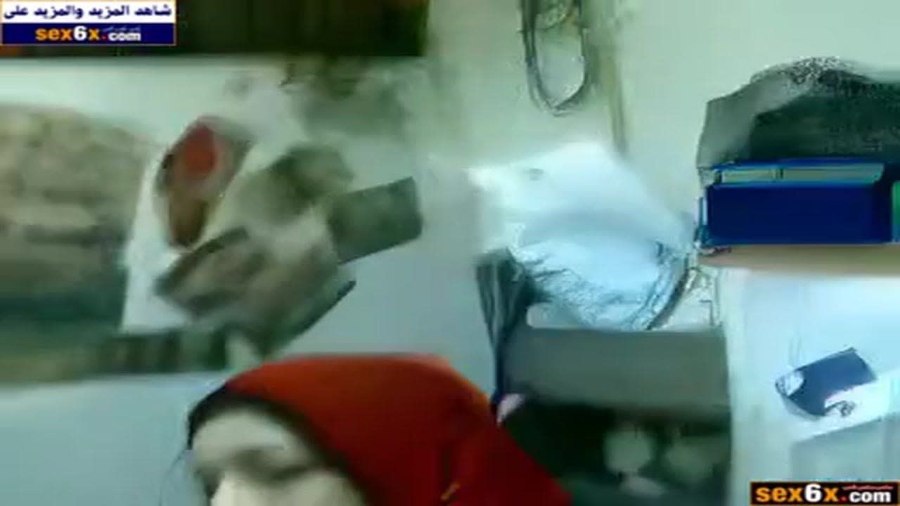 مدير مصري ينيك الموظفة المحجبة ويصورها وينزل في كسها - السكس المصري فيديو