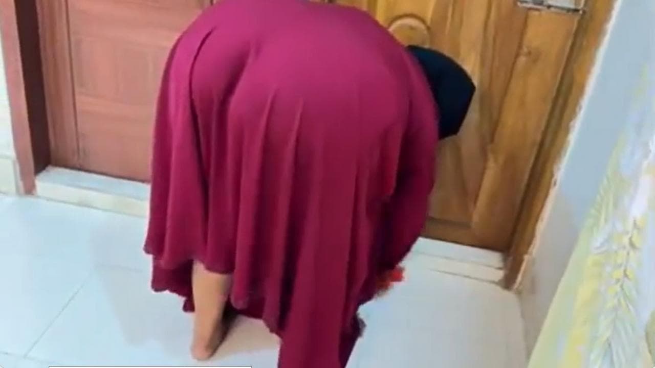 محارم سعودي ساخن زوجة الأب المربربة تتناك من إبن الزوج الهايج